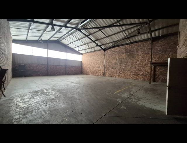 409M² FACTORY TO LET IN APEX